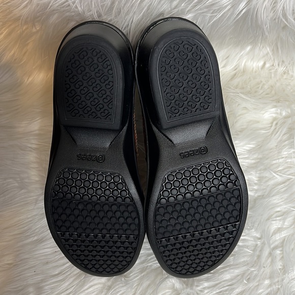 BZEES Leopard Print Tease Ankle Bootie Sz 8.5 W NIB - Picture 10 of 14